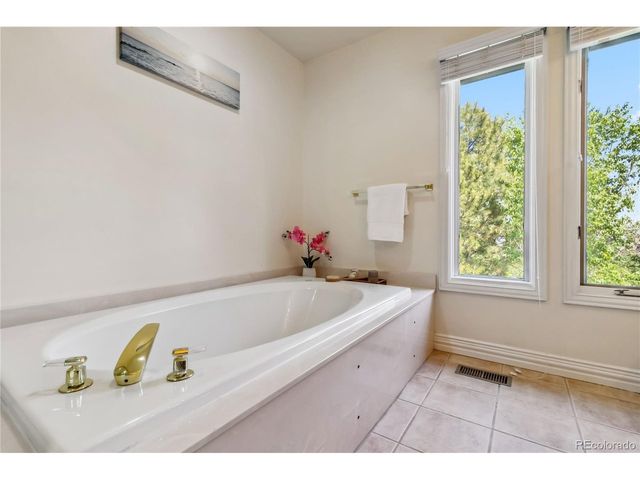 2154 S Parfet Dr, Lakewood, CO 80227