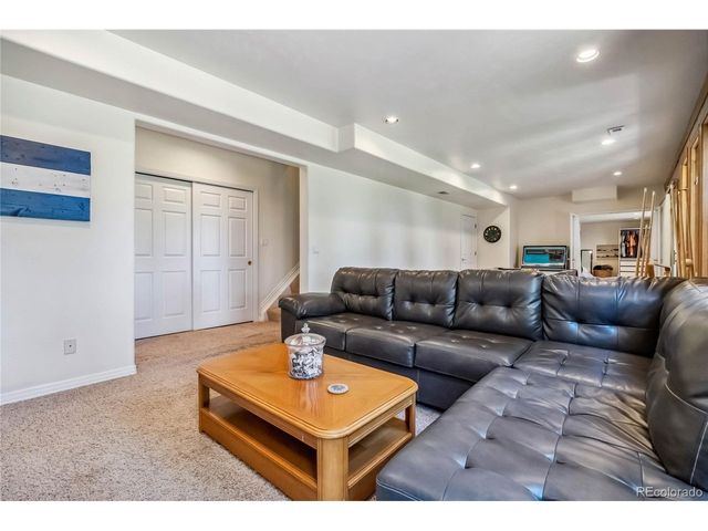 2154 S Parfet Dr, Lakewood, CO 80227