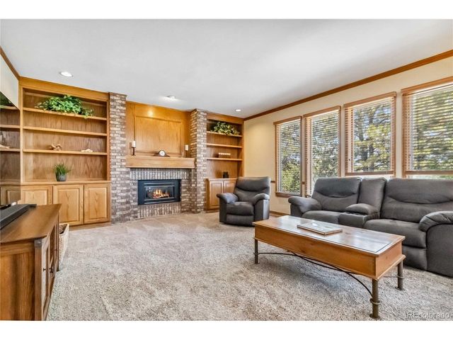 2154 S Parfet Dr, Lakewood, CO 80227