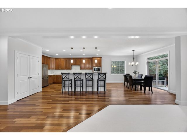 12615 Sw 21ST Ct, Lake Oswego, OR 97035