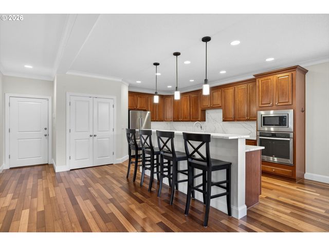 12615 Sw 21ST Ct, Lake Oswego, OR 97035