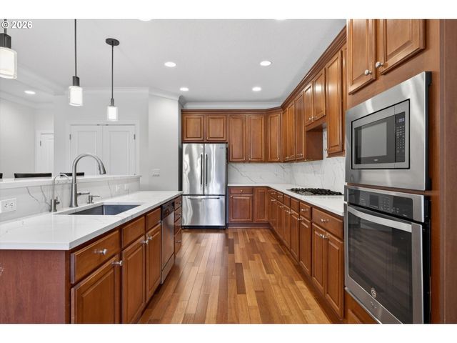 12615 Sw 21ST Ct, Lake Oswego, OR 97035