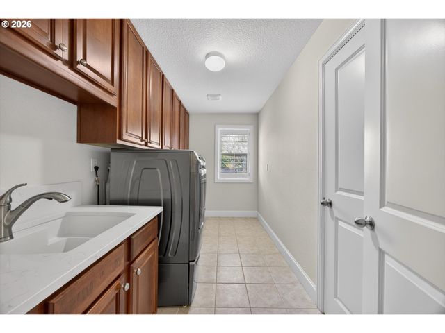 12615 Sw 21ST Ct, Lake Oswego, OR 97035