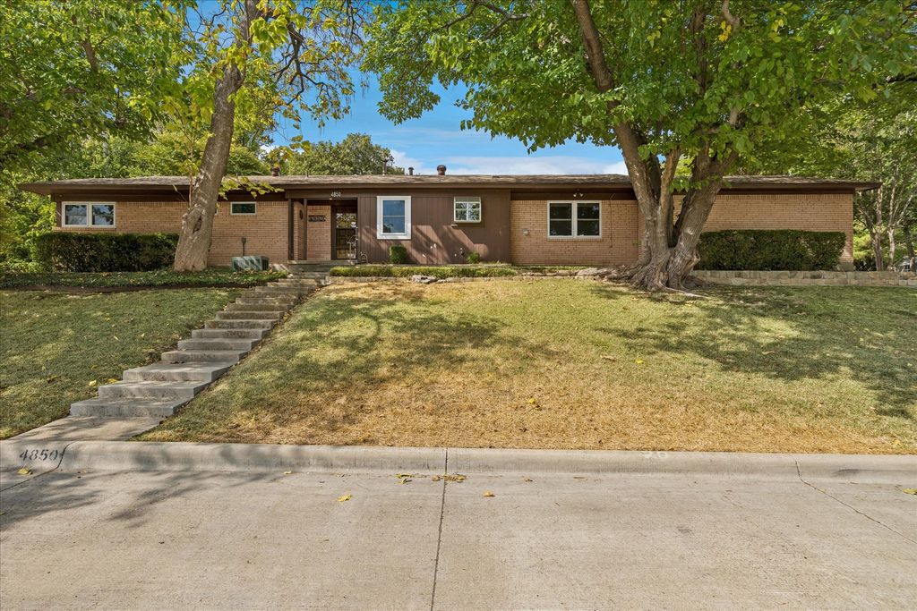 4850 Westcreek Drive, Fort Worth, TX 76133 — exterior