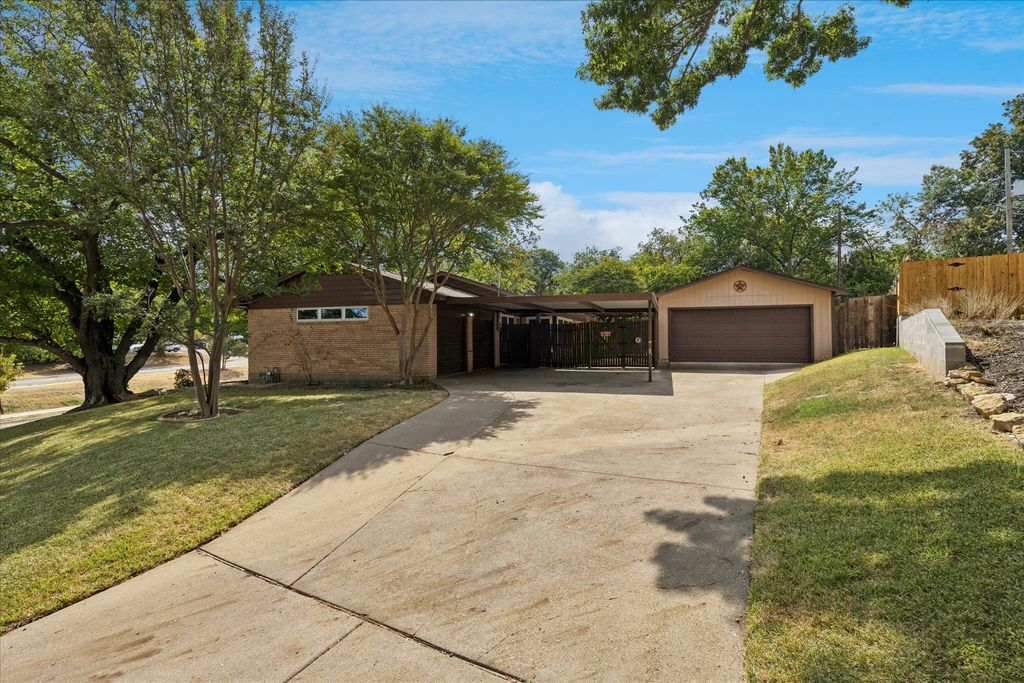 4850 Westcreek Drive, Fort Worth, TX 76133 — photo 4
