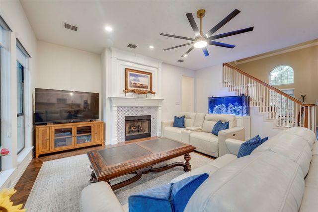 8711 Weston Lane, Lantana, TX 76226