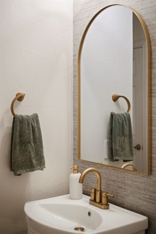 8711 Weston Lane, Lantana, TX 76226