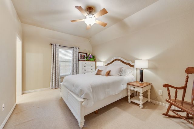 8711 Weston Lane, Lantana, TX 76226