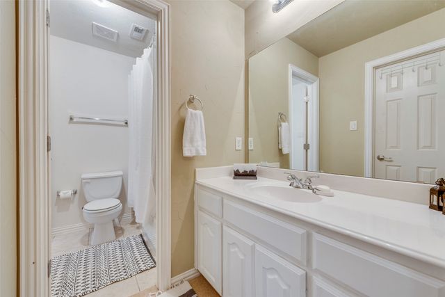 8711 Weston Lane, Lantana, TX 76226