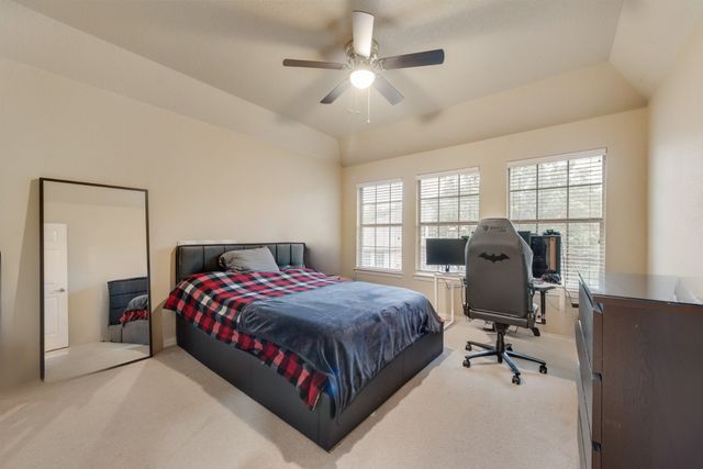 8711 Weston Lane, Lantana, TX 76226