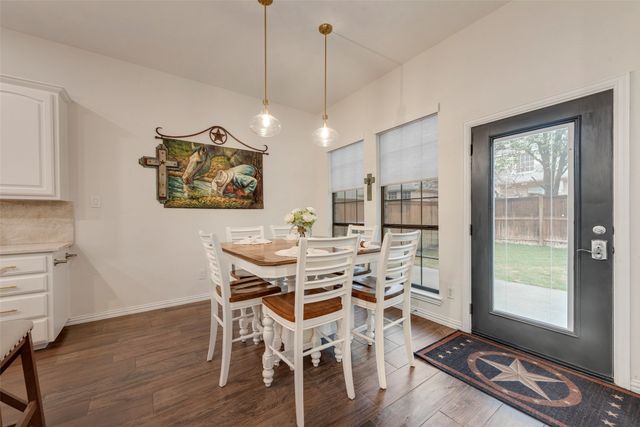 8711 Weston Lane, Lantana, TX 76226