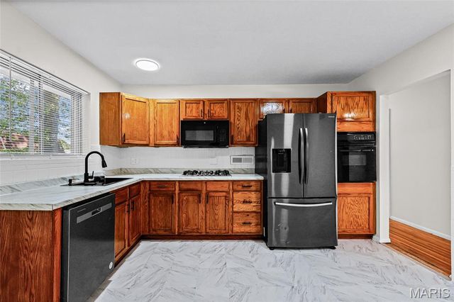 14 Tamma Lane, Hazelwood, MO 63042