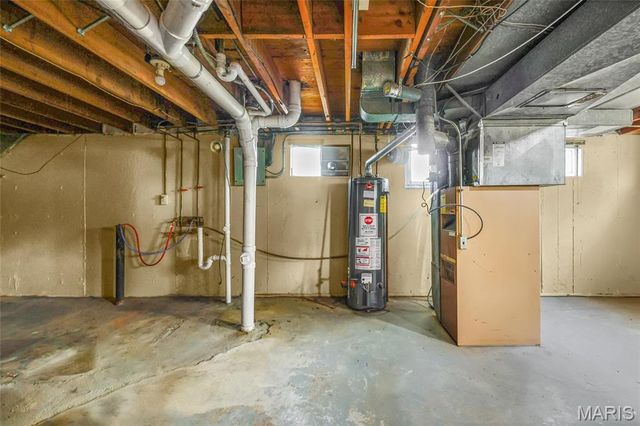 14 Tamma Lane, Hazelwood, MO 63042