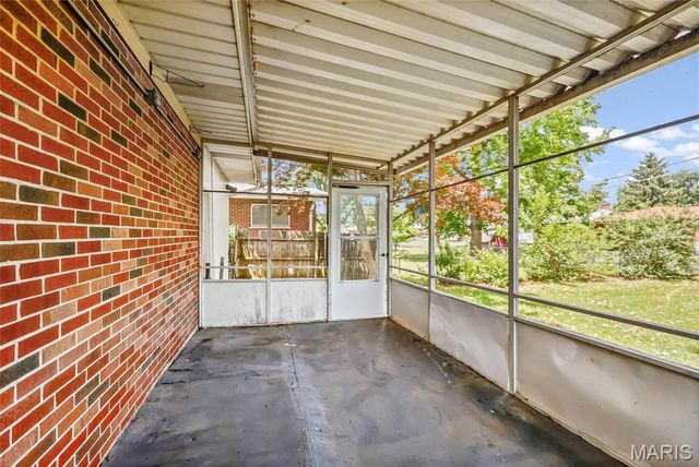 14 Tamma Lane, Hazelwood, MO 63042