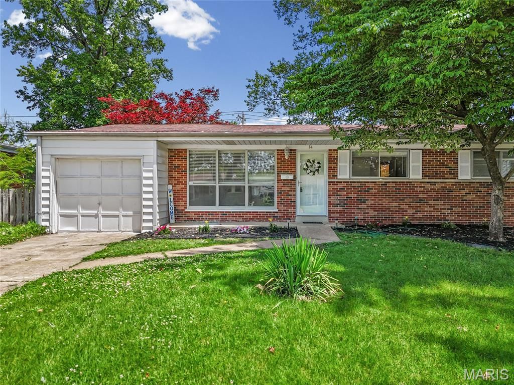 14 Tamma Lane, Hazelwood, MO 63042