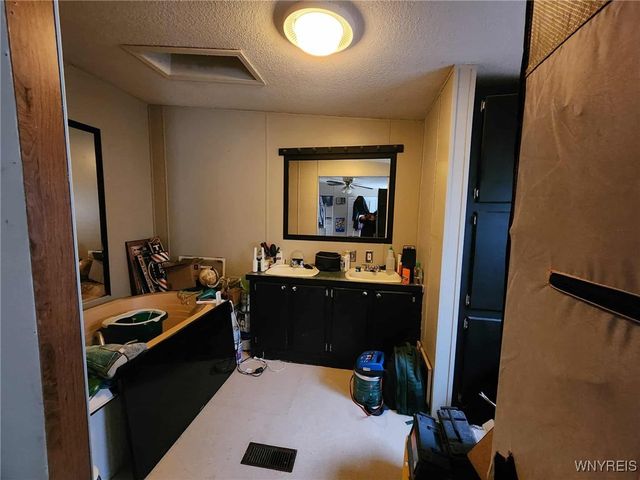 1213 County Route 3, Hannibal, NY 13074