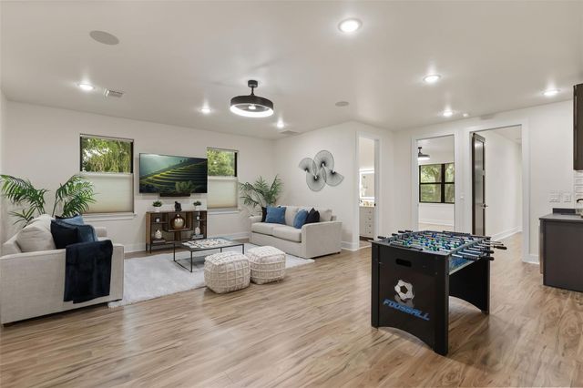 1910 CLOVERLAWN AVENUE, Orlando, FL 32806