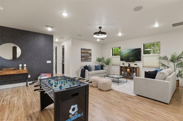 1910 CLOVERLAWN AVENUE, Orlando, FL 32806