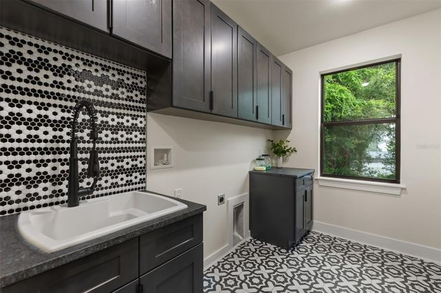 1910 CLOVERLAWN AVENUE, Orlando, FL 32806