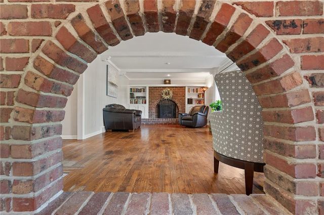 11729 Wyandotte Street, Kansas City, MO 64114