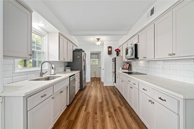 11729 Wyandotte Street, Kansas City, MO 64114