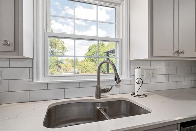 11729 Wyandotte Street, Kansas City, MO 64114