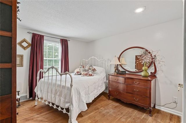 11729 Wyandotte Street, Kansas City, MO 64114