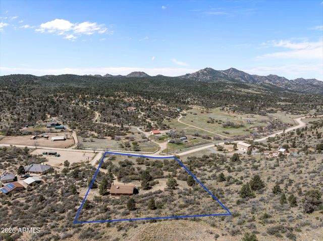 17839 S PINON Lane, Peeples Valley, AZ 86332