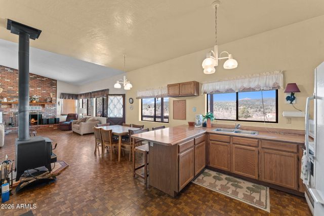 17839 S PINON Lane, Peeples Valley, AZ 86332