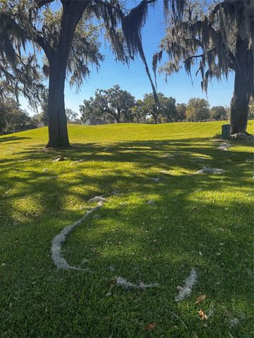 2200 Sunset Oaks Drive, West Columbia, TX 77486