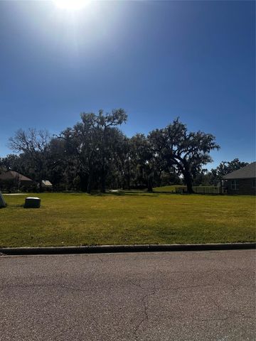 2200 Sunset Oaks Drive, West Columbia, TX 77486