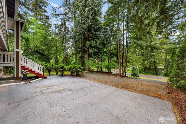 1961 Clear Valley Drive, Maple Falls, WA 98266