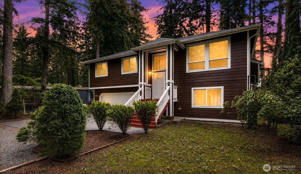 1961 Clear Valley Drive, Maple Falls, WA 98266