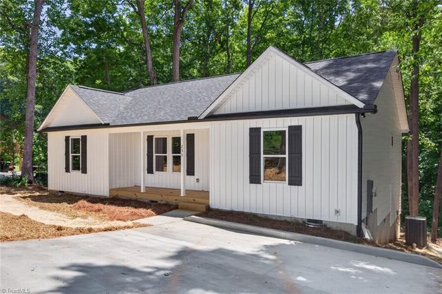 239 Lake Drive 8, Lexington, NC 27292
