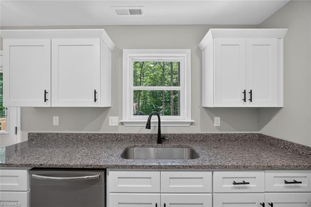 239 Lake Drive 8, Lexington, NC 27292