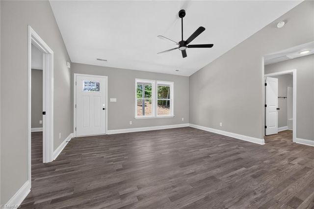 239 Lake Drive 8, Lexington, NC 27292