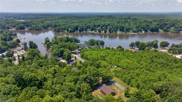 239 Lake Drive 8, Lexington, NC 27292