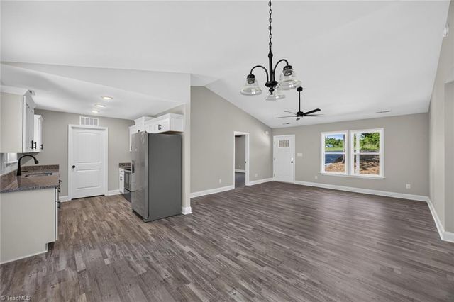 239 Lake Drive 8, Lexington, NC 27292