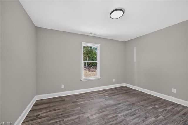 239 Lake Drive 8, Lexington, NC 27292