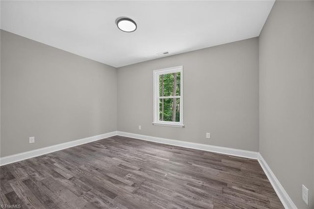 239 Lake Drive 8, Lexington, NC 27292