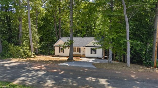 239 Lake Drive 8, Lexington, NC 27292