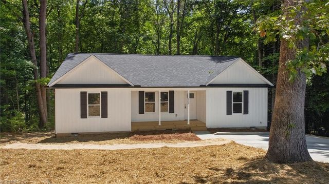 239 Lake Drive 8, Lexington, NC 27292