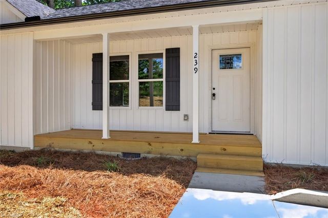 239 Lake Drive 8, Lexington, NC 27292
