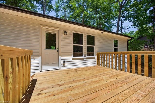 239 Lake Drive 8, Lexington, NC 27292