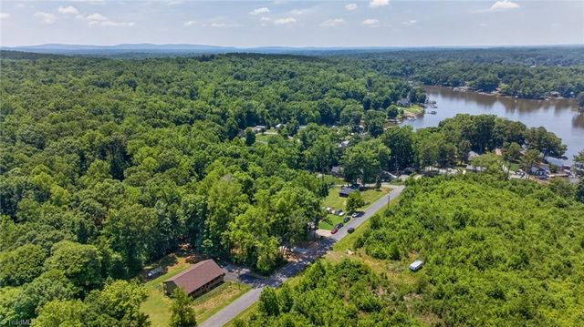 239 Lake Drive 8, Lexington, NC 27292