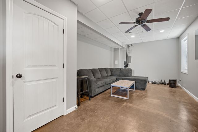 671 Salem Ridge Rd, Clarksville, TN 37040