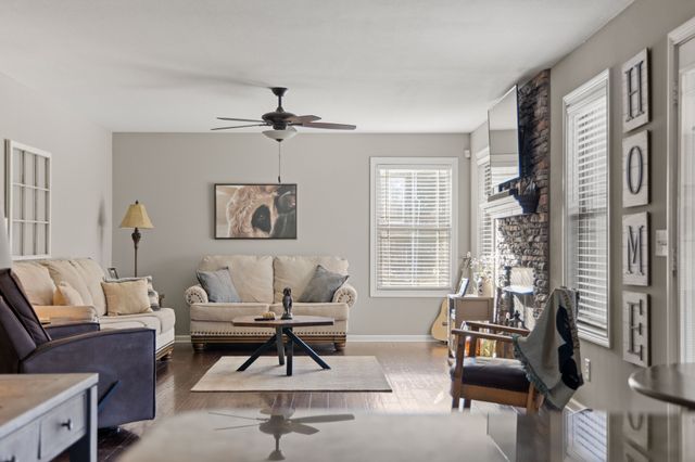 671 Salem Ridge Rd, Clarksville, TN 37040