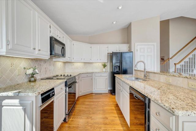 5010 Hunting Hills CIR, Roanoke, VA 24018