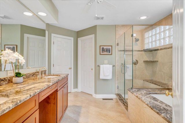 5010 Hunting Hills CIR, Roanoke, VA 24018