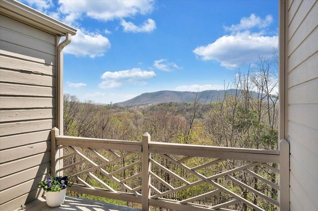 5010 Hunting Hills CIR, Roanoke, VA 24018